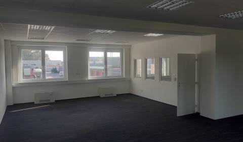 Prenájom kancel. priestorov 200 m2 v Ružinove na Technickej ul..