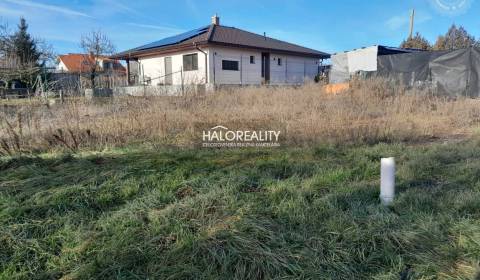 Predaj, pozemok pre rodinný dom   447 m2 Dvorníky - ...