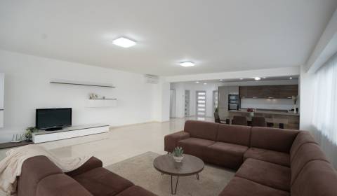 Rezervované - Nadštandardný byt v CENTRE MESTA - až 138m2 - DCA 