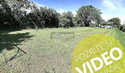 Predaj, pozemok pre rodinný dom 1303 m2 Nové Zámky -...