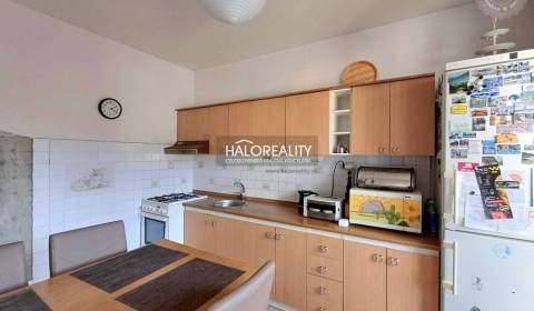 Predaj, trojizbový byt Handlová, Mostná - ZNÍŽENÁ C...