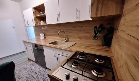 PREDANÉ 3 izbový byt po kompletnej rekonštrukcii, Prešov