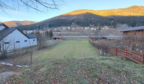 PREDAJ: Stavebný pozemok 947m2, Ružomberok - Černová