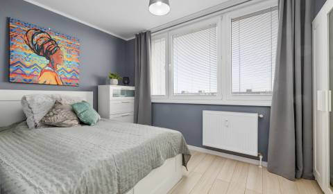- EXKLUZÍVNE -PREDAJ -36m2-VÍGĽAŠSKÁ - PETRŽALKA