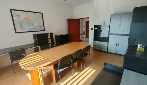 Administratívno-prevádzkové priestory 91m2 v Žiline s parkovaním