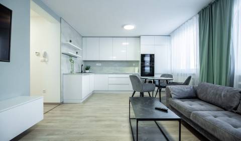 NADŠTANDARDNÝ 2 IZB. BYT NOVOSTAVBA S PARKOVANÍM A TERASOU, B.Kostol