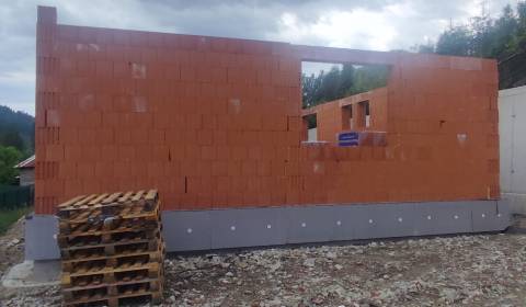 Exluzívna ponuka:Moderná  stavba bungalovu v centre obce Oščadnica