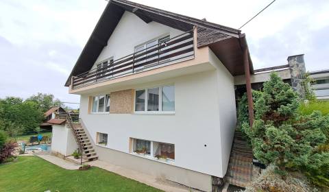 PREDAJ: Rodinný dom 6 izbový, pozemok 717m2, Liptovské Sliače