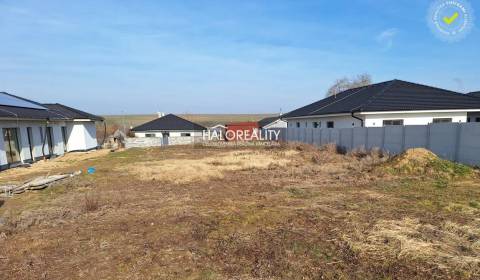 Predaj, pozemok pre rodinný dom 885 m2 Horná Krupá...
