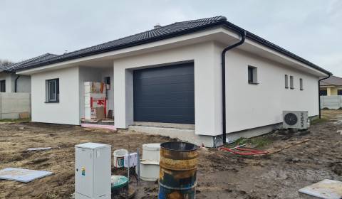 NOVOSTAVBA ( PROJEKT) čoskoro vo výstavbe Bajč !