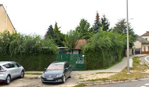 POZEMOK NA RODINNÝ DOM ALEBO KOMERČNÉ ÚČELY, MALACKY