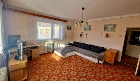 *EXKLUZÍVNE* na predaj starší rodinný dom Bašovce