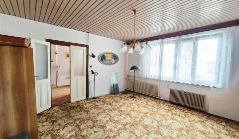 Priestranný rodinný dom Štefánikova / Piešťany