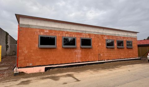 NOVOSTAVBA: 3 izbový bungalov v obci Stopfenreuth