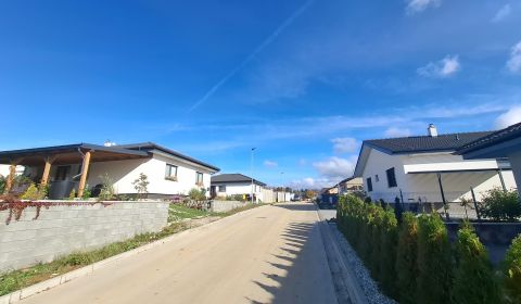 Na predaj rodinný dom, typ E4, pozemok 347 m2