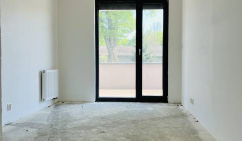 Prenájom kancelárskych/obchodných priestorov v novostavbe Thurzovka