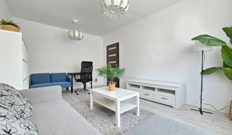 PRIESTRANNÝ 2 IZB BYT - RAJČIANSKA, VRAKUŇA, BRATISLAVA