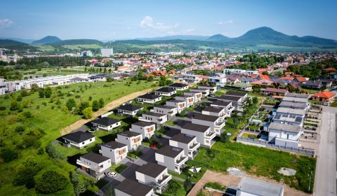 Moderný 4-izbový RD s pozemkom, terasou a výhľadmi – Ľubotice
