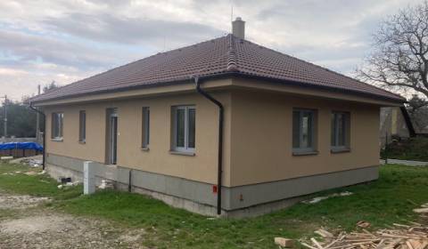 4i Rodinný dom Bretejovce - prenájom 