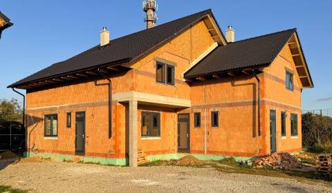 NEW LIVING - novostavba 3i byt, 2x parking a pozemok, Záhradná, Vrbové