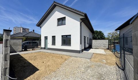 NEW LIVING - posledný 3i byt, 2x parking a pozemok, Záhradná, Vrbové