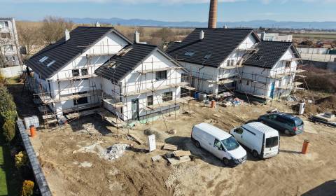 NEW LIVING - novostavba 3i byt, 2x parking a pozemok, Záhradná, Vrbové