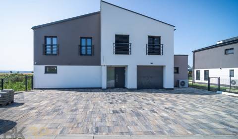 Novostavba 4-izbového rodinného domu v podhorí Tatier v obci Mlynica