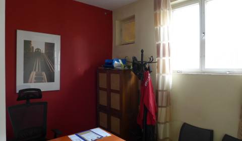 Sklad na prenájom o ploche 393 m2 so zázemím