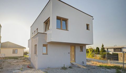 NOVOSTAVBA 5-IZBOVÝ RODINNÝ DOM NAD SEKČOVOM – PREŠOV
