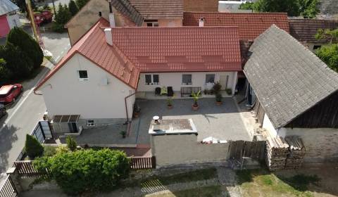 Krásny zrenovovaný rodinný dom v Trenčíne - časť Opatová