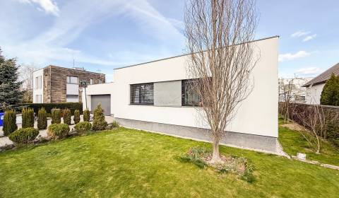 4i RD 300m2 s pozemkom 640m2, Javorinská - Trenčín 