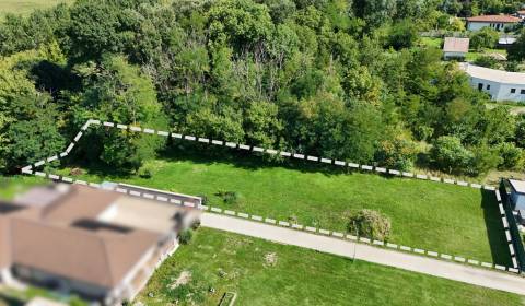 RIVERS | Pozemok na stavbu domu s prístupom k sieťam v privátnej zóne 