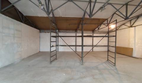 Sklad s nakladacou rampou v Nitre