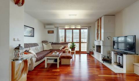 NA PREDAJ RODINNÝ DOM S 4-BYTOVÝMI JEDNOTKAMI_BRATISLAVA-VRAKUŇA