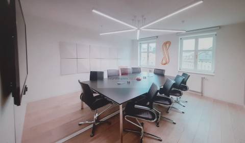 Luxusné kancel. priestory 349 m2 s vlastným parkovaním na Štúrovej ul.