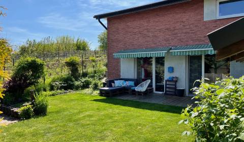 PREDAJ štýlový rod. dom s vidieckou atmosférou, blízko Nitry