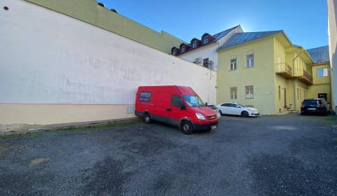 Prenájom parkovacie miesta priamo v centre Popradu.