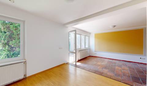 RIVERS | Dom vhodný na kancelárie na hradnom kopci