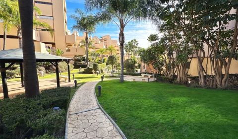 ESTEPONA, APARTMÁN NA PREDAJ – PRIAMO PRI MORI, BAHÍA DE LA PLATA 