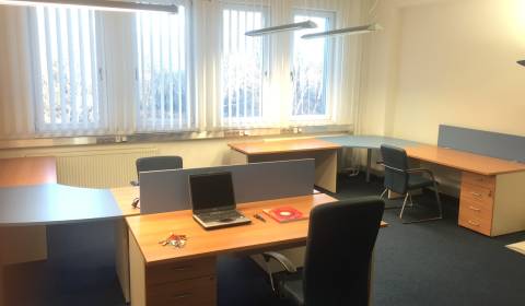 Klimatizovaná kancelária 40 m2 (parkovanie zadarmo) na Studenej ul.