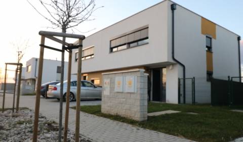 Prenájom 4-izb. rodinného domu, Senec