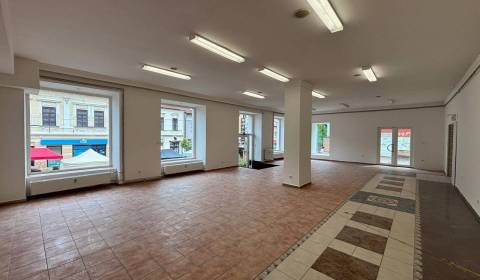 Ponúkame na prenájom obchodný priestor v centre Poprade