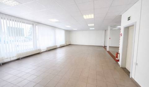 Na prenájom komerčný objekt (209m2) - Senica časť Čáčov