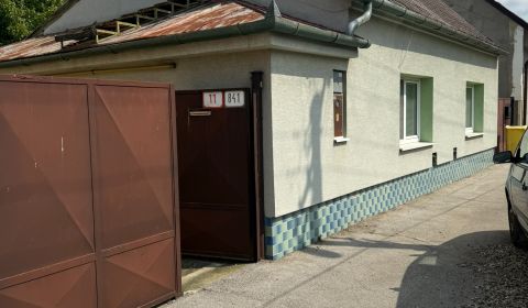 Na predaj 3-izbový dom s garážou a záhradou – Malacky