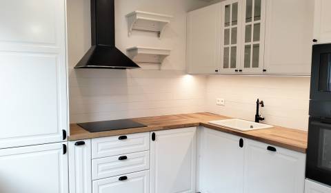 Prenájom novozrekonštruovaného 3-izbového bytu, Martin - Priekopa