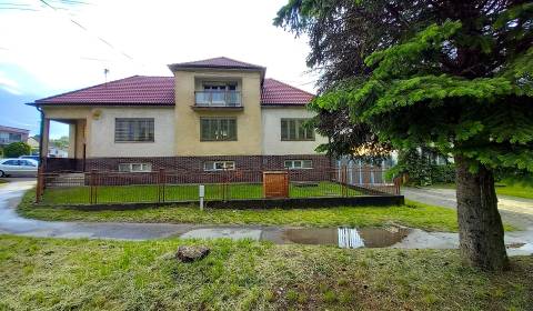 Na predaj rodinný dom s dvomi stavebnými pozemkami, Dolná Krupá