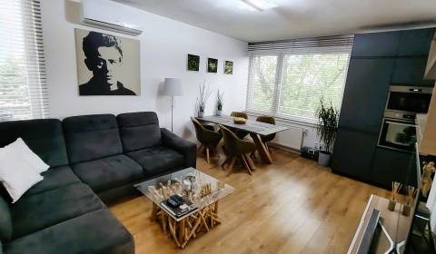 PREDAJ 2 izb.bytu s logiou, 54 m2,novostavba,2 posch.,BA-Vrakunská ul.