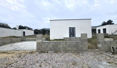 NA PREDAJ 4-IZBOVÁ NOVOSTAVBA RODINNÉHO DOMU_ ŠTITÁRE