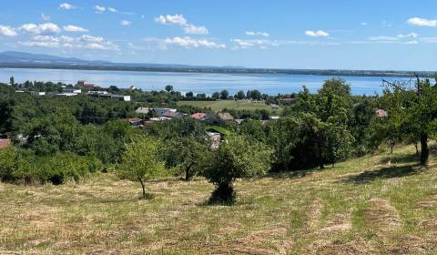 Rekreačný pozemok pre CHATU s krásnym výhľadom na celú Šíravu