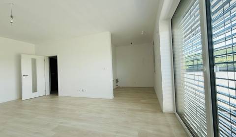 REZERVOVANÉ -  EXKLUZÍVNE - novostavba 1i bytu, Dvorníky